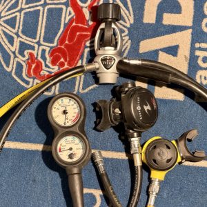 Aqua Lung Titan 1st, 2nd & Octo W/ Sherwood SPG & Depth Gauge Console